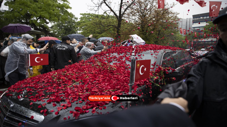 الرئيس ‎أردوغان يغادر البرلمان عقب أداء اليمين الدستورية   إلى ضريح   ‎أتاتورك